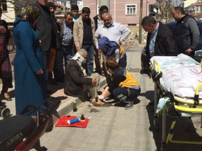 Karaman'da Otomobilin Çarptığı Motosikletli Yaşlı Adam Yaralandı