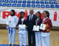 DILRUBA - Karate'de 10 Sporcu Yarı Finallerde
