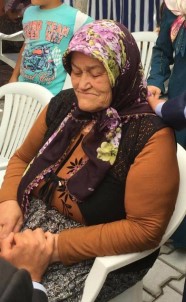 Şehit Astsubay Ömer Halisdemir'in Annesi Hayatını Kaybetti
