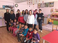 DEMIRŞEYH - Topladıkları Kırtasiye Malzemelerini Köy Okullarına Dağıttılar