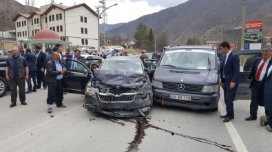 Bakan Işık'ın Konvoyunda Trafik Kazası Açıklaması 5 Yaralı