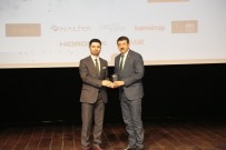 DÜŞÜNÜR - Başkan Ekinci'ye En Vizyoner Belediye Başkanı Ödülü