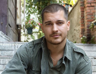 Çağatay Ulusoy'un yeni arabası