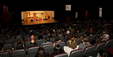 Maltepe Tiyatro Festivali 'Ters Köşe' İle Sona Erdi