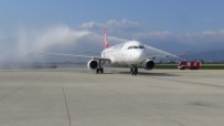 KIRMIZI HALI - THY İle Edremit-İstanbul Uçuşları Başladı