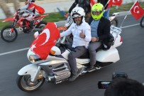 Bakan Çavuşoğlu İlçe Merkezine Motosikletle Geldi