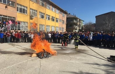 Simav İtfaiyesinden Okullarda Yangın Tatbikatı