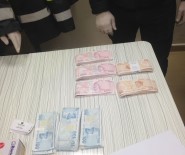 Yol Kenarında Sahte Para Dolu Çanta Bulundu