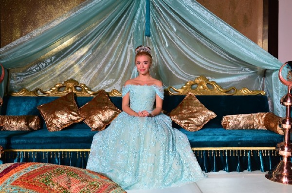 Ağaoğlu'ndan kızına unutulmaz kına gecesi