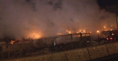 Başkent'te İnşaat Şantiyesinde Korkutan Yangın