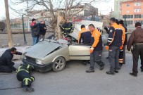 TOPRAK MAHSULLERI OFISI - Niğde'de Ağaca Çarpan Araç Takla Attı Açıklaması 2 Ölü