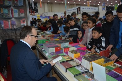 Siirt Geleneksel Kitap Fuarı Başlıyor