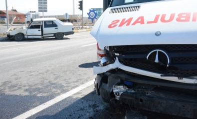 Aksaray'da Hasta Taşıyan Ambulans Kaza Yaptı Açıklaması 1 Yaralı