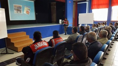 Ayvalık'ta Jandarma Trafik Timlerinden Servis Şoförlerine Eğitim