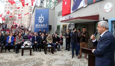 Başkan Karaosmanoğlu, Spor Merkezinin Açılışını Yaptı
