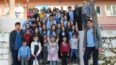 Burhaniye' De Liseli Gençlerin Kardeş Okul Ziyareti