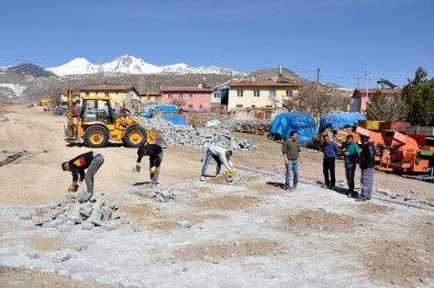 Köylerde Parke Yapım Çalışmaları Devam Ediyor