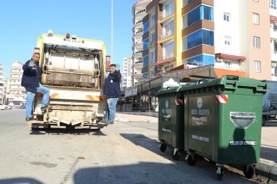 Mezitli'ye Yeni Nesil Plastik Çöp Konteynerleri Yerleştiriliyor