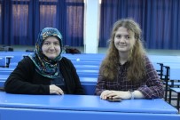 ÖZEL DERS - 47 Yaşında Kızıyla Birlikte Üniversite Sıralarına Oturdu