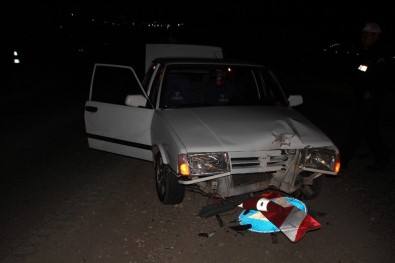 Polisten Kaçan Plakasız Otomobil Sürücüsü Kaza Yaptı