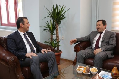 Vali Balkanlıoğlu Ünye'de