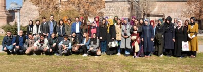 Başkan Yazgı, Anadolu Mektebi Okuma Grubu Öğrencileriyle Buluştu