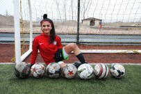 ALEYNA - Matematik Dersine Girmemek İçin Katıldığı Seçmeler Hayatını Değiştirdi