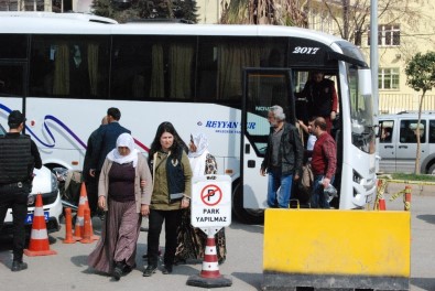 Şanlıurfa'da Gözaltına Alınan 21 Kadın Adliyeye Sevk Edildi