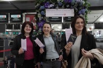 Atatürk Havalimanı'nda Kadınlar Günü Sürprizi