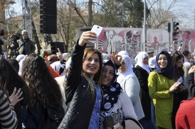 Diyarbakır'da Kadınlar Günü Mitingi