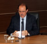 BAYBURT ÜNİVERSİTESİ REKTÖRÜ - GAÜN'de 'Hadis Karşıtlığının Arka Planı'' Konulu Konferans Verildi