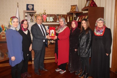 İl Kadın Kolları Başkanı Selçuk, Başkan Arslan'ı Ziyaret Etti