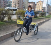ÖZLEM AYDIN - Kadın Postacı Bisikleti İle Erkeklere Meydan Okuyor