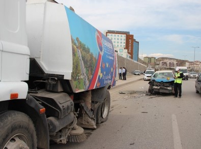 Karabük'te Trafik Kazası Açıklaması 1'İ Ağır 2 Yaralı
