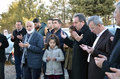 Nevşehir'de Umreciler Dua Ve Tekbirlerle Uğurlandı