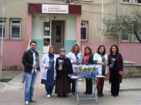 DÜNYA BÖBREK GÜNÜ - Sağlıkçılardan Kadınlara Özel Çiçek