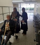 KADINLAR GÜNÜ - Tügva'dan Çalışan Kadınlara Karanfil