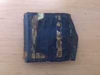 TARİHİ ESER KAÇAKÇILIĞI - Araçtan Attıkları Poşetten El Yazması Kuran-I Kerim'i Çıktı