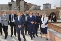 AHMET ÇELIK - Diyanet İşleri Başkanı Mehmet Görmez Şıh Meydanını Gezdi