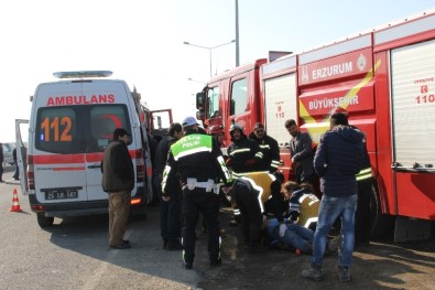 Erzurum'da Tır İle Otomobil Çarpıştı Açıklaması 5 Yaralı