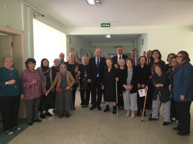 Milletvekili Ilıcalı' Dan Huzur Evi Yaşlı Bakım Ve Rehabilitasyon Merkezi'ne  Ziyaret