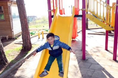 6 Yaşındaki Çocuk Parkta Oynarken Kalp Krizinden Öldü