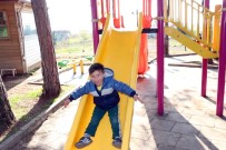 YENER YıLDıRıM - 6 Yaşındaki Çocuk Parkta Oynarken Kalp Krizinden Öldü