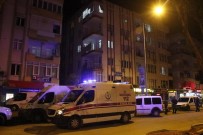 YıLDıZ MAHALLESI - Antalya'da Alacak-Verecek Kavgası Kanlı Bitti Açıklaması 1 Ölü, 1 Yaralı