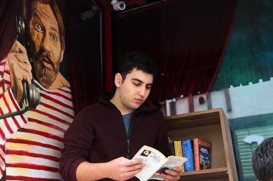 Ataşehir 'Sokakta Kitap' Uygulaması Başlattı
