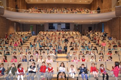 Çocuk Tiyatroları Festivalinde  6 Bin 433 Kişi Tiyatroyla Buluştu