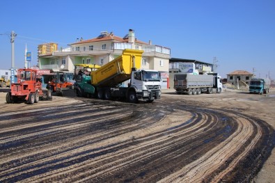 Karaman Belediyesi 2017 Yılında 100 Bin Ton Asfalt Sermeyi Hedefliyor