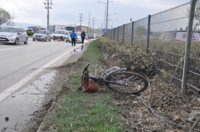 Otomobilin Çarptığı Bisiklet Sürücüsü Ağır Yaralandı