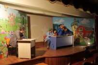 ŞEHİR TİYATROSU - Tek Köyün Muhtarları Büyüledi