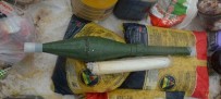 FINDIK EZMESİ - Teröristlerin Sığınağındaki Sandıktan Anti Tank Roketi Çıktı